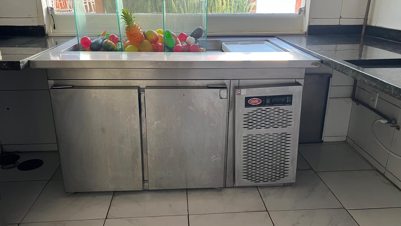 Balcão refrigerado, outro ângulo