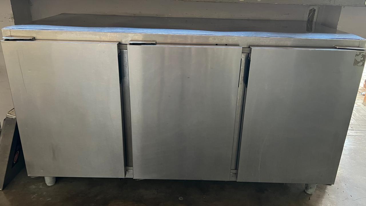 Freezer horizontal